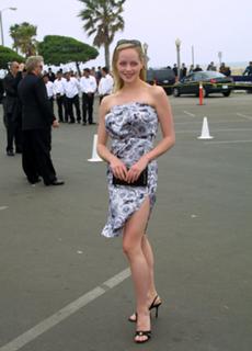 Marley Shelton feet photo thumbnail