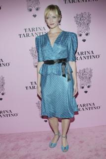 Marley Shelton feet photo thumbnail