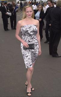 Marley Shelton feet photo thumbnail