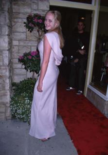 Marley Shelton feet photo thumbnail