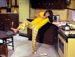 Marlo Thomas feet photo 11