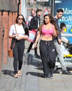Marnie Simpson feet photo thumbnail