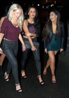 Marnie Simpson feet photo thumbnail