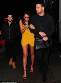 Marnie Simpson feet photo thumbnail