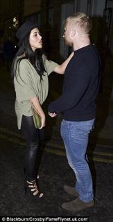Marnie Simpson feet photo thumbnail