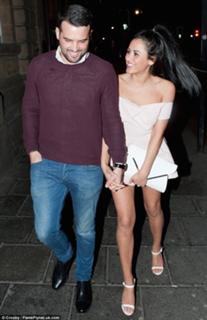 Marnie Simpson feet photo thumbnail