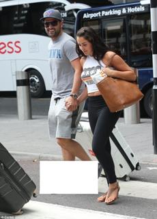 Marnie Simpson feet photo thumbnail