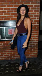 Marnie Simpson feet photo thumbnail