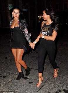 Marnie Simpson feet photo thumbnail