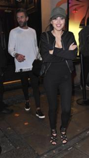 Marnie Simpson feet photo thumbnail