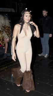 Marnie Simpson feet photo thumbnail