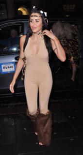 Marnie Simpson feet photo thumbnail