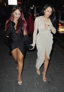 Marnie Simpson feet photo thumbnail