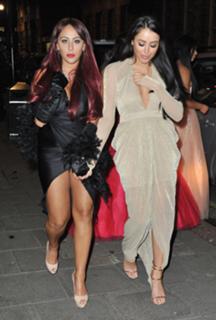 Marnie Simpson feet photo thumbnail