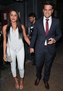 Marnie Simpson feet photo thumbnail