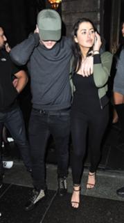 Marnie Simpson feet photo thumbnail