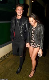 Marnie Simpson feet photo thumbnail