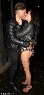 Marnie Simpson feet photo thumbnail