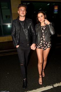 Marnie Simpson feet photo thumbnail