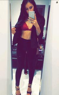 Marnie Simpson feet photo thumbnail