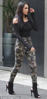 Marnie Simpson feet photo thumbnail