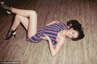 Marnie Simpson feet photo thumbnail