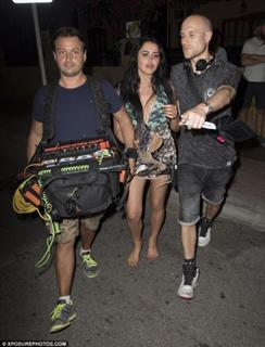 Marnie Simpson feet photo thumbnail