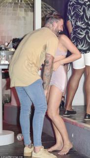 Marnie Simpson feet photo thumbnail