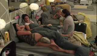 Marnie Simpson feet photo thumbnail