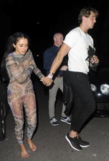 Marnie Simpson feet photo thumbnail