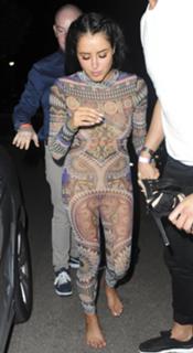 Marnie Simpson feet photo thumbnail