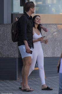 Marnie Simpson feet photo thumbnail
