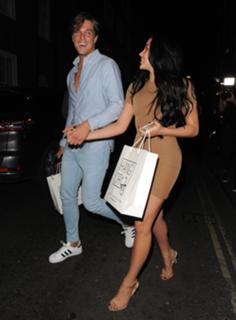 Marnie Simpson feet photo thumbnail