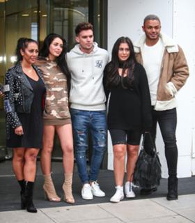 Marnie Simpson feet photo thumbnail