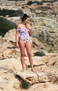 Marnie Simpson feet photo thumbnail