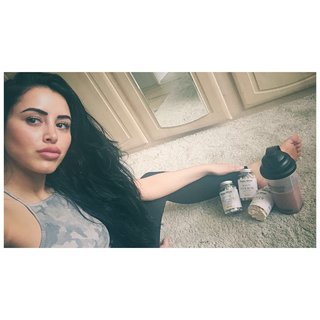 Marnie Simpson feet photo thumbnail