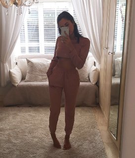 Marnie Simpson feet photo thumbnail