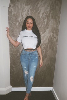 Marnie Simpson feet photo thumbnail