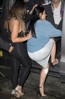 Marnie Simpson feet photo thumbnail