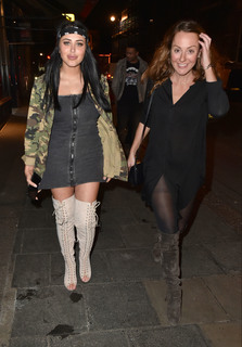 Marnie Simpson feet photo thumbnail