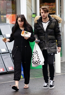 Marnie Simpson feet photo thumbnail