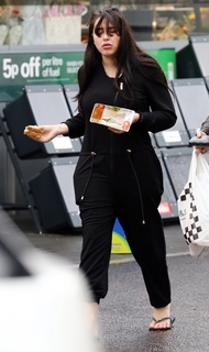 Marnie Simpson feet photo thumbnail