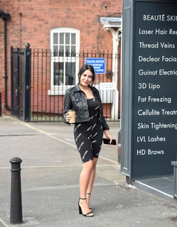 Marnie Simpson feet photo thumbnail