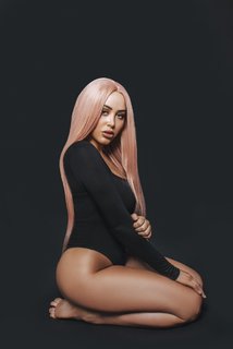 Marnie Simpson feet photo thumbnail