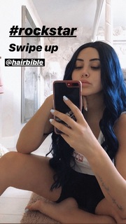 Marnie Simpson feet photo thumbnail