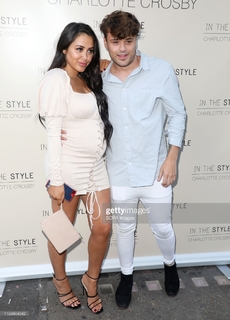 Marnie Simpson feet photo thumbnail