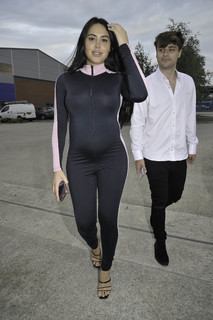 Marnie Simpson feet photo thumbnail