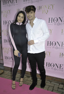 Marnie Simpson feet photo thumbnail