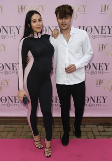 Marnie Simpson feet photo thumbnail
