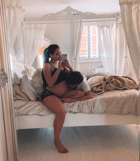 Marnie Simpson feet photo thumbnail